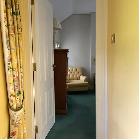Elegant Two-bed In Courtyard Setting * Straffan