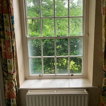 Elegant Two-bed In Courtyard Setting * Straffan